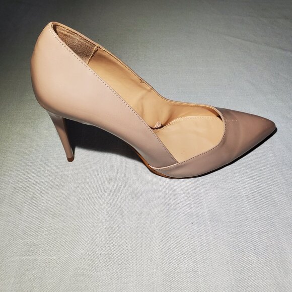 Shoes - Picture 3 of 8